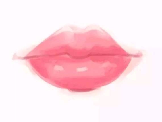 韩国伊婉丰唇嘴唇会不会硬？伊婉玻尿酸做丰唇了可以保持多久？