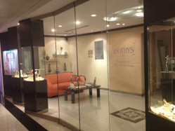 月牙泉专业女子美容护肤中心 